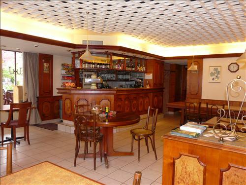 La Dent-Du-Midi Hotel & Restaurant Saint-Maurice Restaurant photo